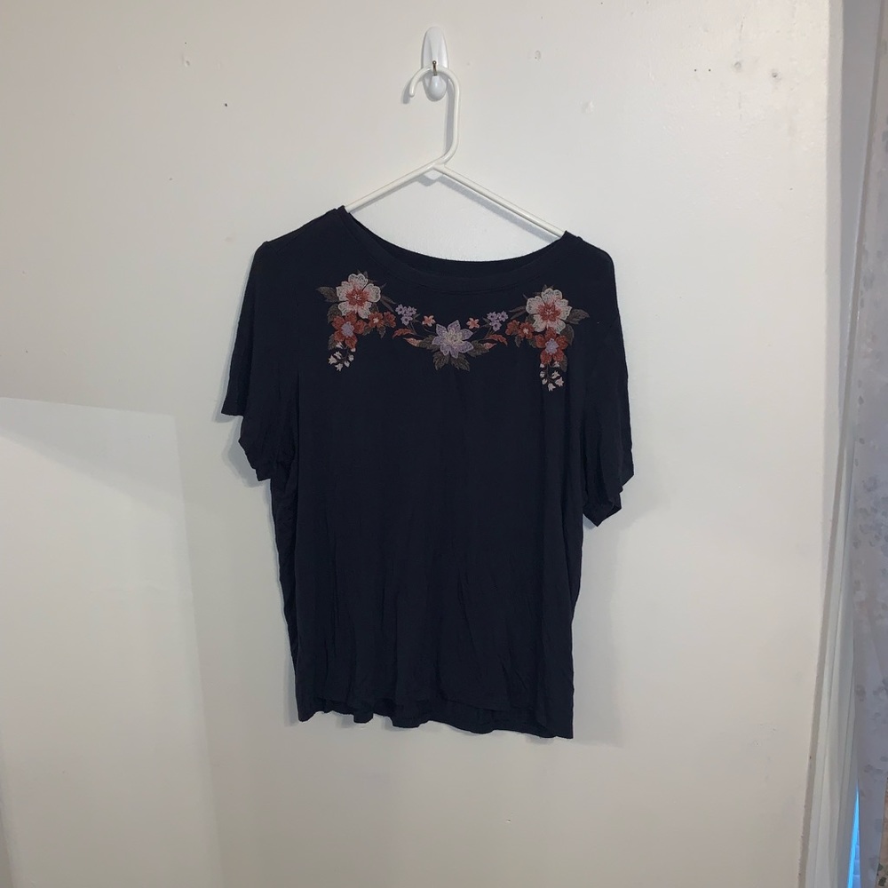 American Eagle tshirt